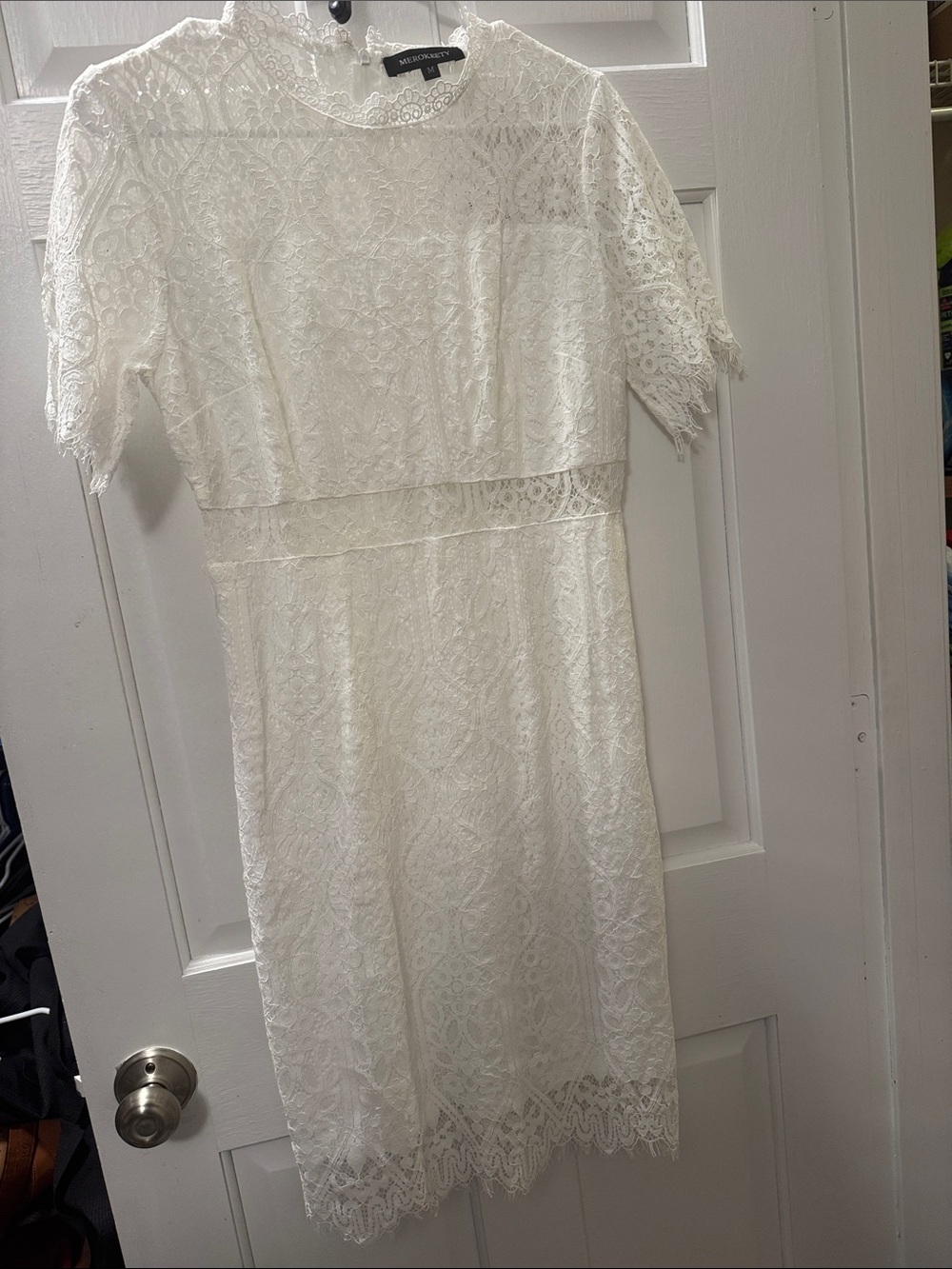 Elegant White Lace Short-Sleeve Dress